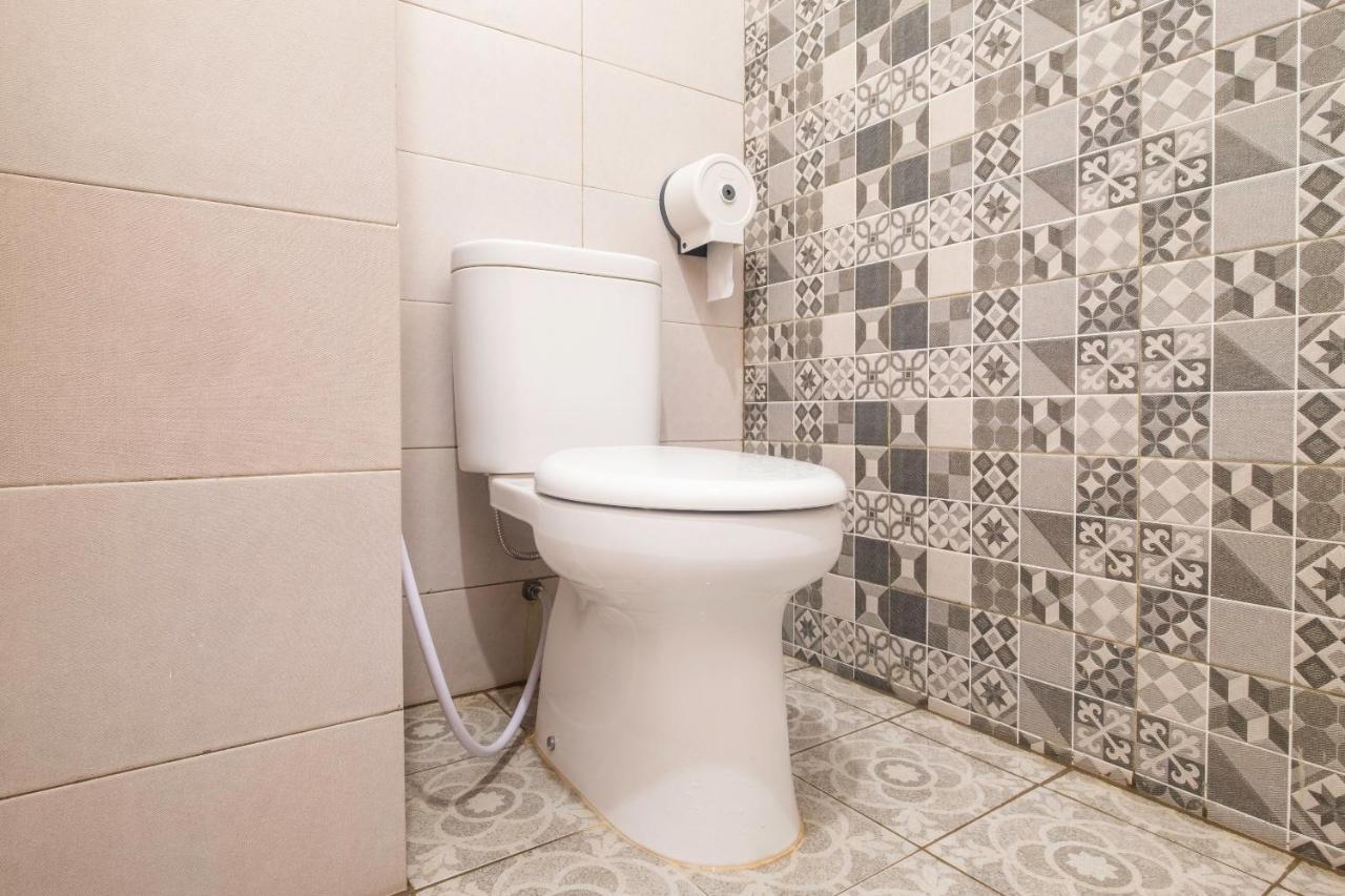 Reddoorz Near Exit Toll Moh. Toha Hotel Бандунг Екстериор снимка