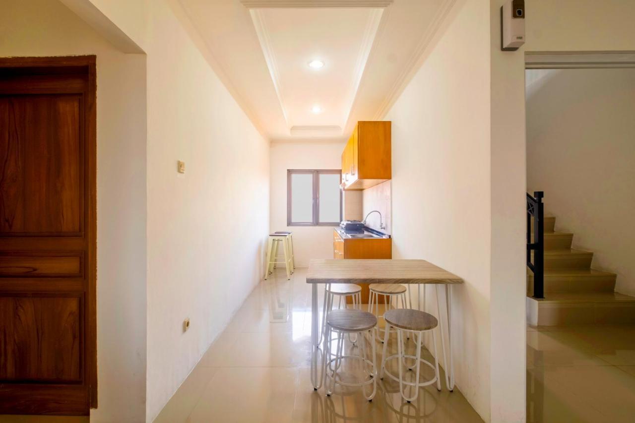 Reddoorz Near Exit Toll Moh. Toha Hotel Бандунг Екстериор снимка